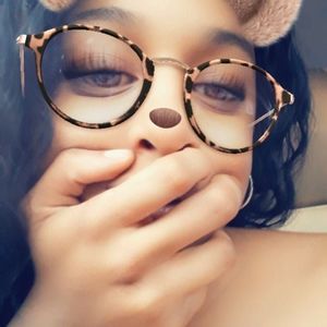 Meet your Posher, Renea